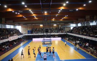 palaBianchini pieno per torneo trofeo benacquista